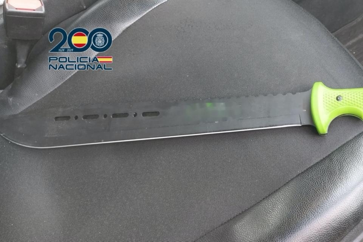 La banda latina Los Trinitarios ataca a machetazos a un joven elegido al azar en Madrid: un adulto queda en libertad y dos menores ingresan en un centro