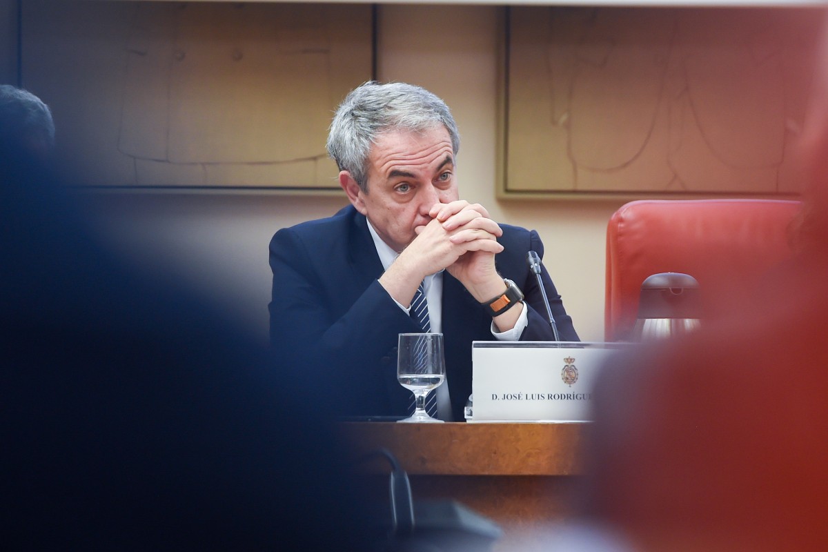 Se estrecha el cerco policial sobre Zapatero tras la detención de su «amigo» y dueño de Plus Ultra, Julio Martínez