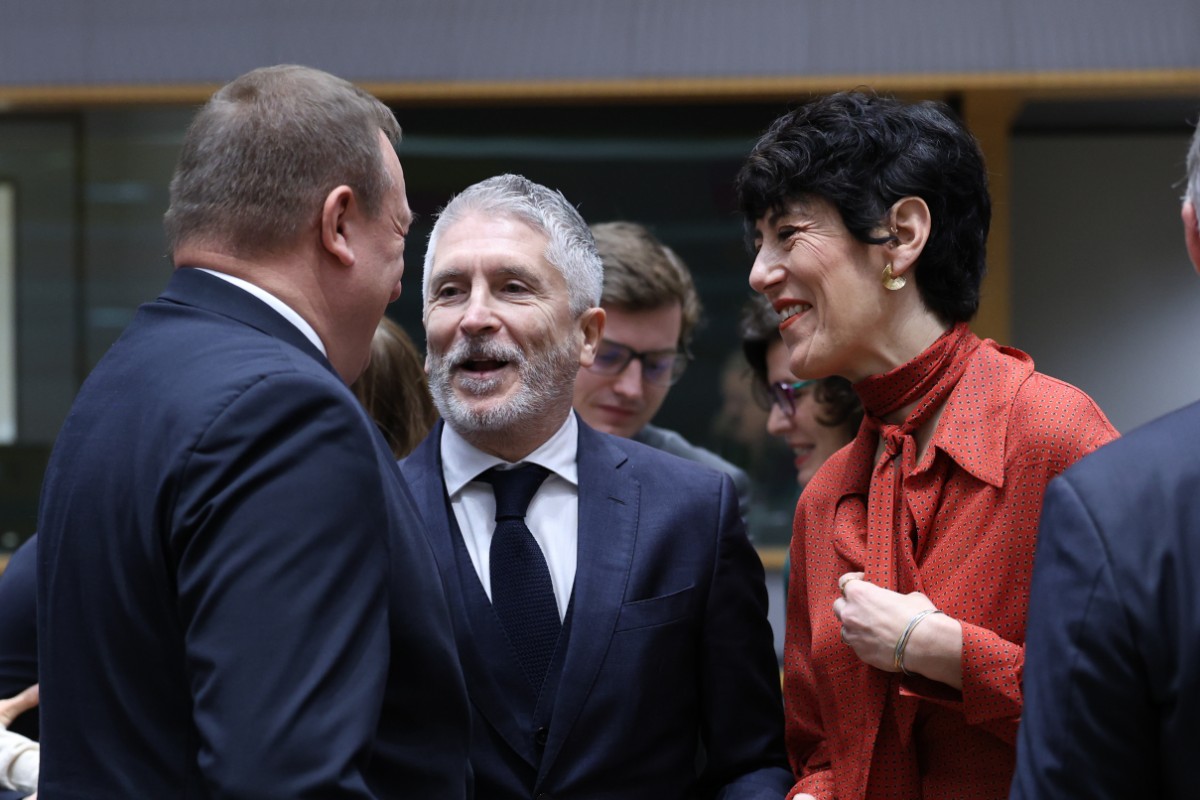 Sólo el Gobierno de Sánchez rechaza el modelo de deportación de inmigrantes ilegales de Giorgia Meloni