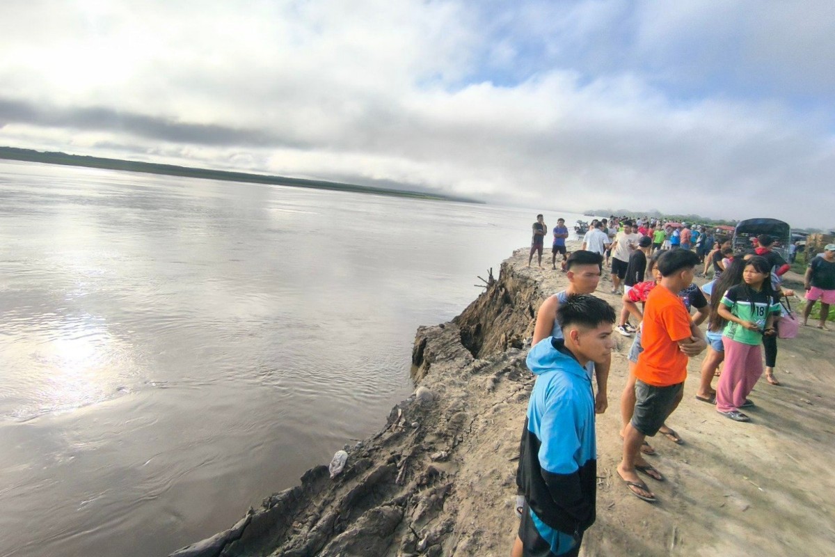 Al menos doce muertos por el hundimiento de dos embarcaciones tras un deslizamiento de tierra en el oeste de Perú