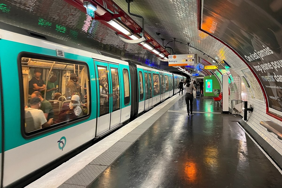 Un hombre procedente de Mali apuñala a tres mujeres en el metro de Paris