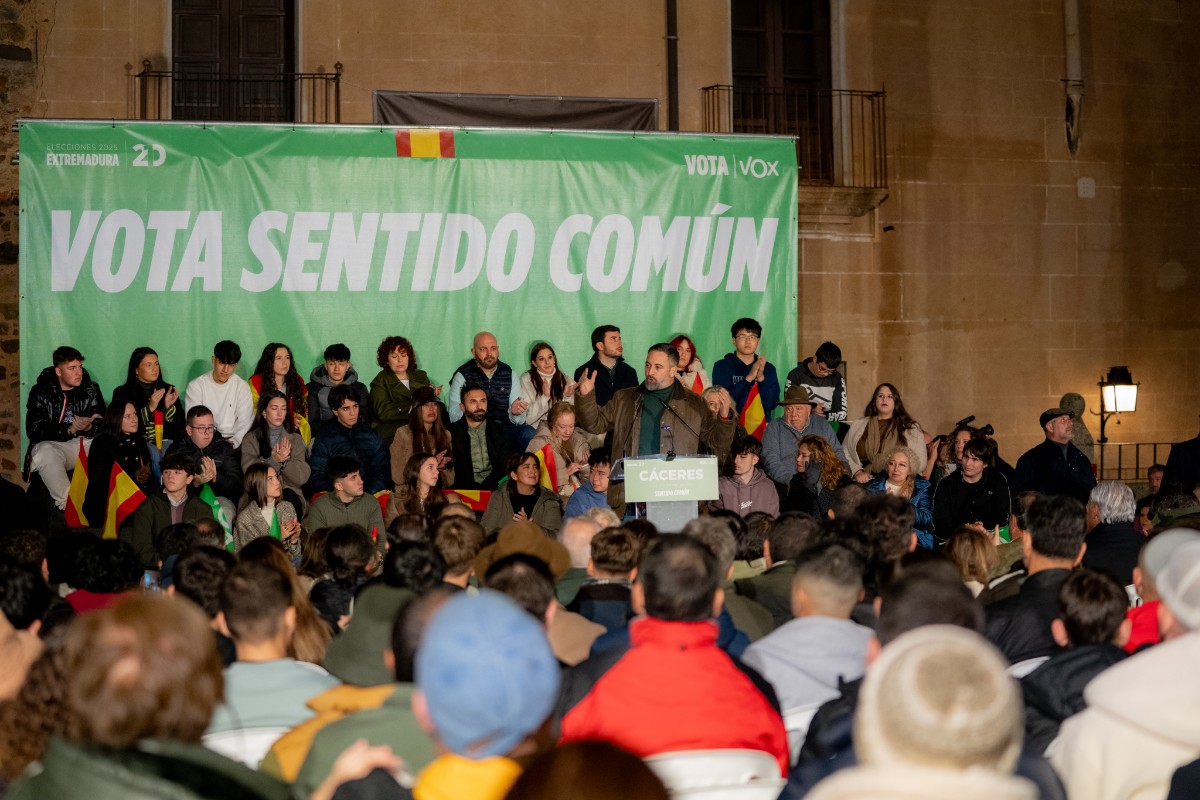 Santiago Abascal arranca en Cáceres la campaña del «sentido común» y carga contra la «herencia del bipartidismo corrupto»