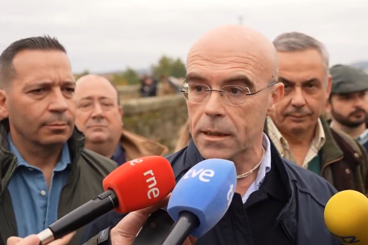 Jorge Buxadé (VOX) denuncia las políticas del bipartidismo y reitera que María Guardiola (PP) traicionó la posibilidad de cambio en Extremadura