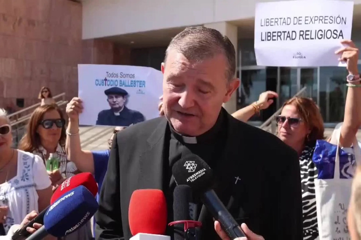 La Fiscalía relanza su persecución contra el padre Custodio Ballester por criticar el islam radical e impugna su absolución