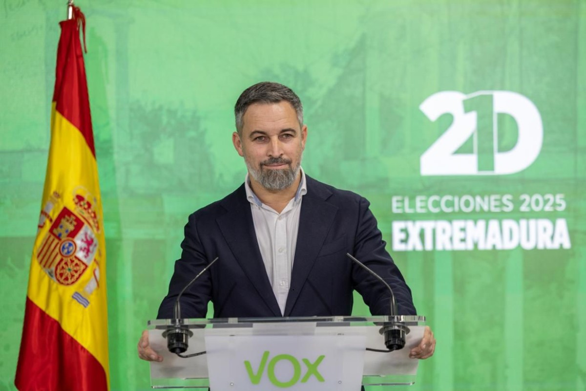 Santiago Abascal celebra el histórico resultado electoral y destaca el «hundimiento paulatino del bipartidismo»: «VOX es el futuro de Extremadura y de España»