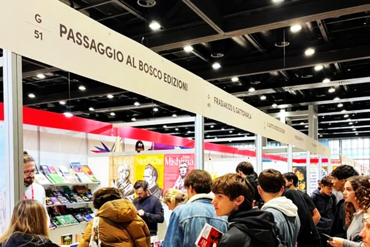 Intentan censurar a una editorial patriota en la mayor feria del libro de Roma y desatan un choque político en Italia
