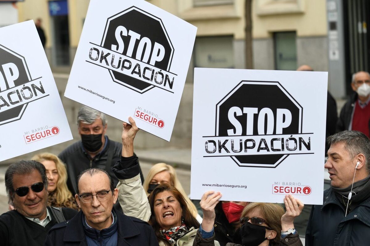 La pesadilla de la okupación: más de 100.000 casos en España mientras el Gobierno se niega a derogar la Ley de Vivienda