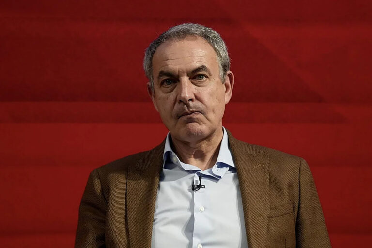 El juez del ‘caso Plus Ultra’ pide a Patrimonio el acta «a la mayor brevedad» de todos los regalos que recibió Zapatero en sus dos gobiernos