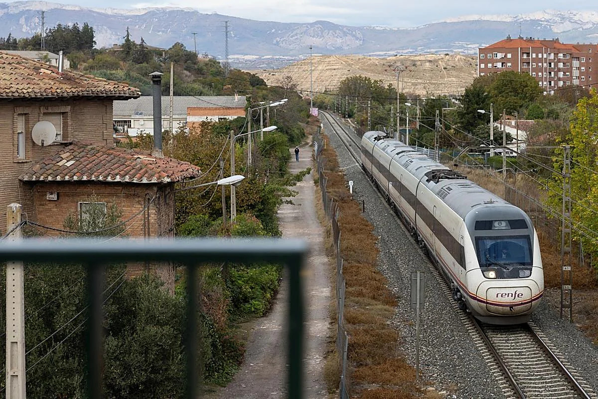 Una de cada dos restricciones en la red ferroviaria tiene su origen en la mala conservación de la infraestructura y más de mil siguen activas