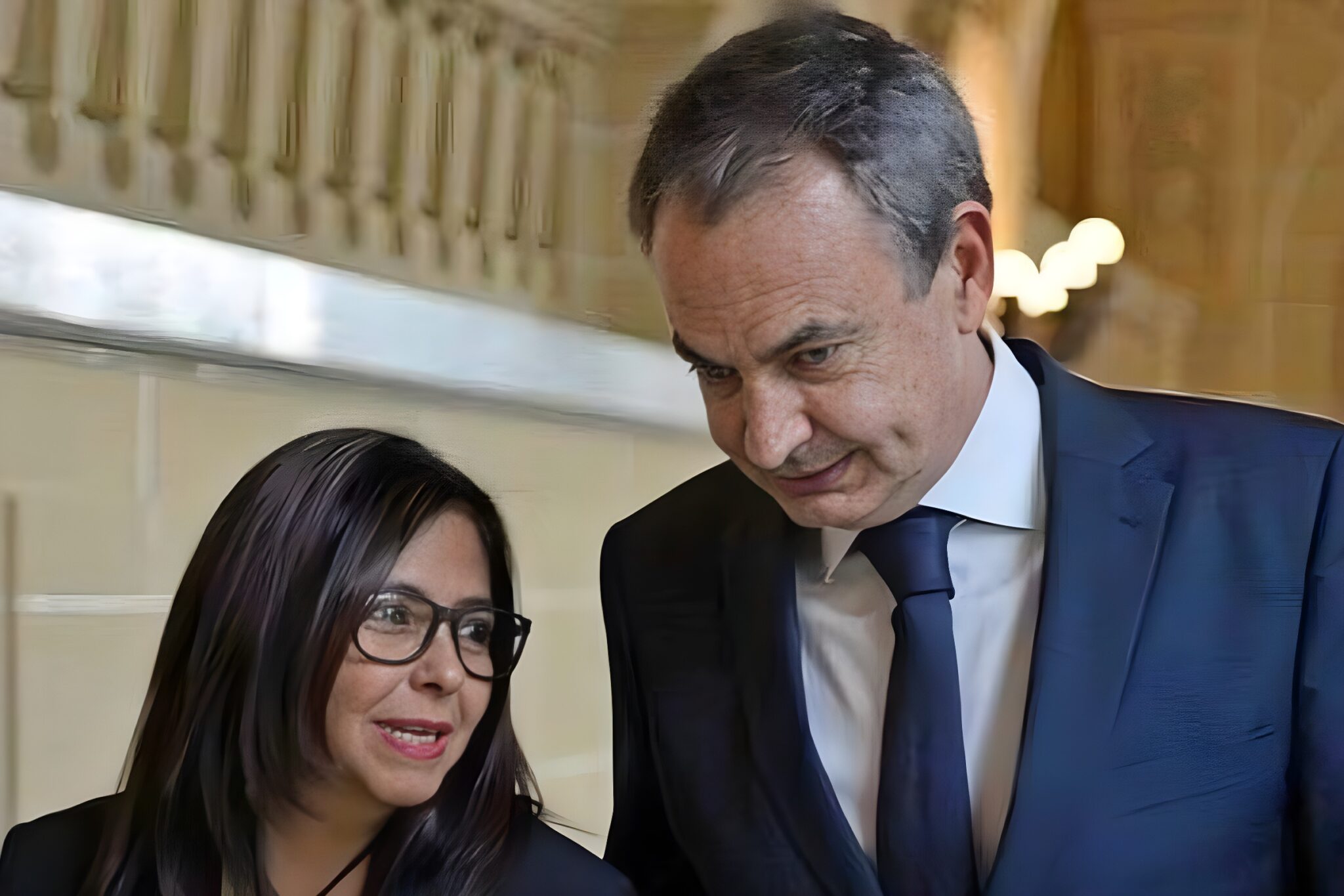 Delcy Rodríguez excluye a Zapatero de cualquier intento de mediación en la  Venezuela post-Maduro y se filtra que lo llama "el siniestro"