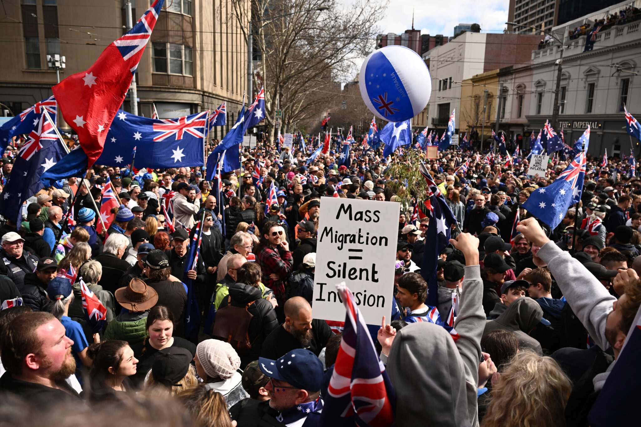 Casi el 40% de los jóvenes entre los 13 y los 17 años apoyan a la derecha patriota en Australia: «La gente quiere un cambio»