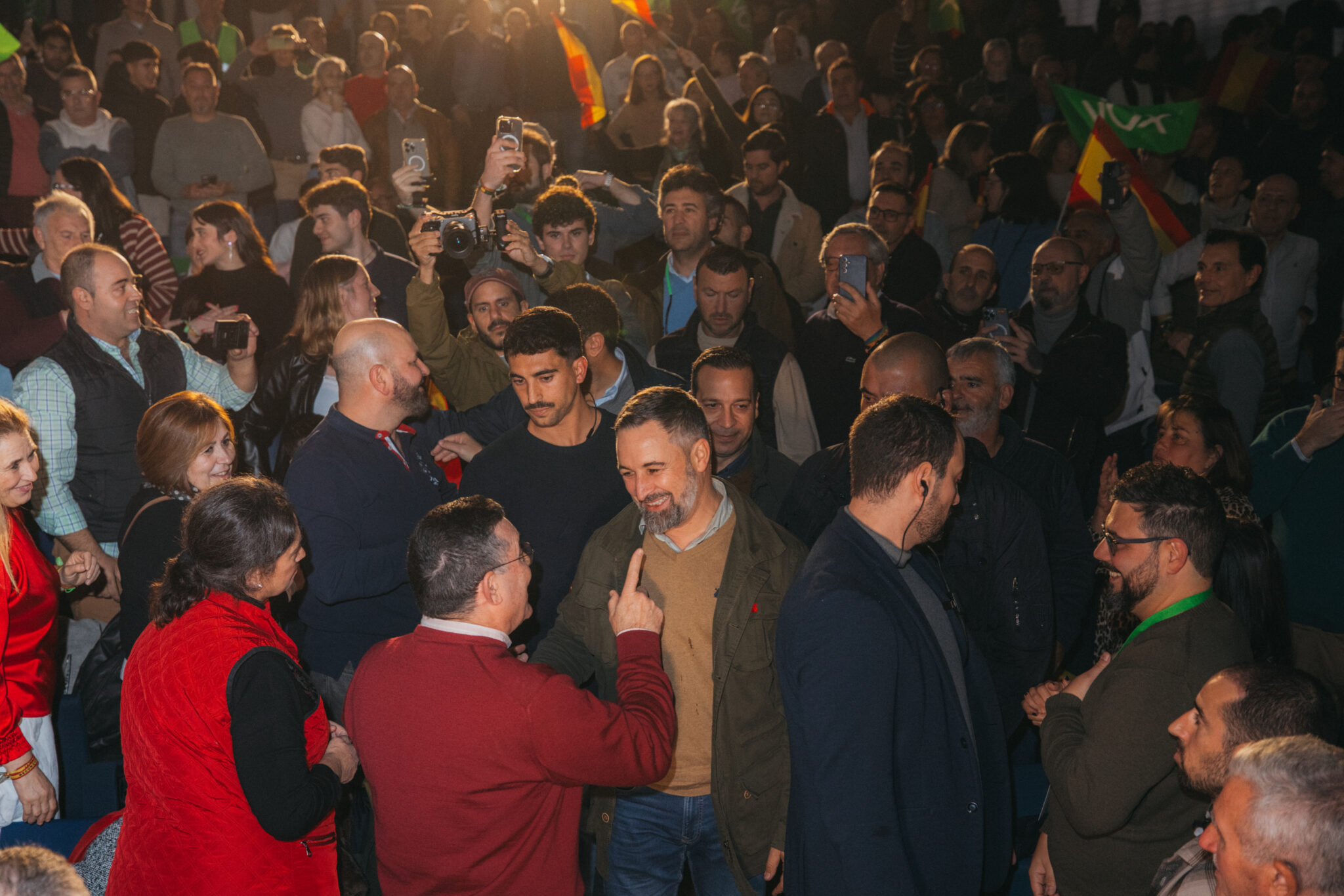 VOX, rumbo al ‘sorpasso’ del PSOE: se lanza a por Valencia, Ceuta y Melilla tras superarlo ya en Murcia, Almería y Badajoz