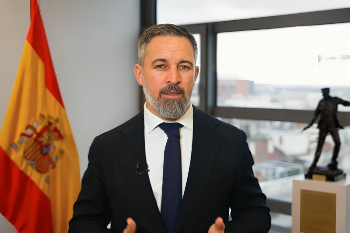 Santiago Abascal, ante la «regularización» masiva de inmigrantes ilegales anunciada por el Gobierno de Sánchez: «La corrupción mata, y la invasión también mata»