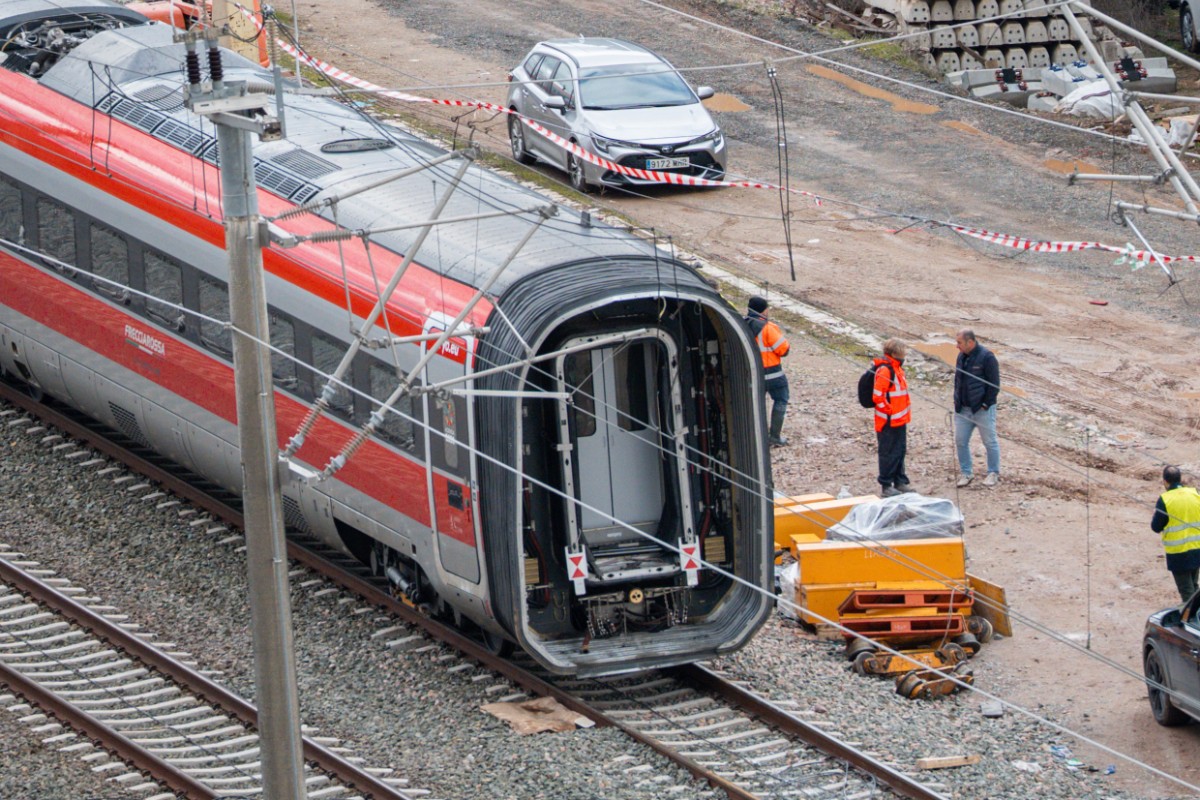 Los trenes no descarrilan por casualidad