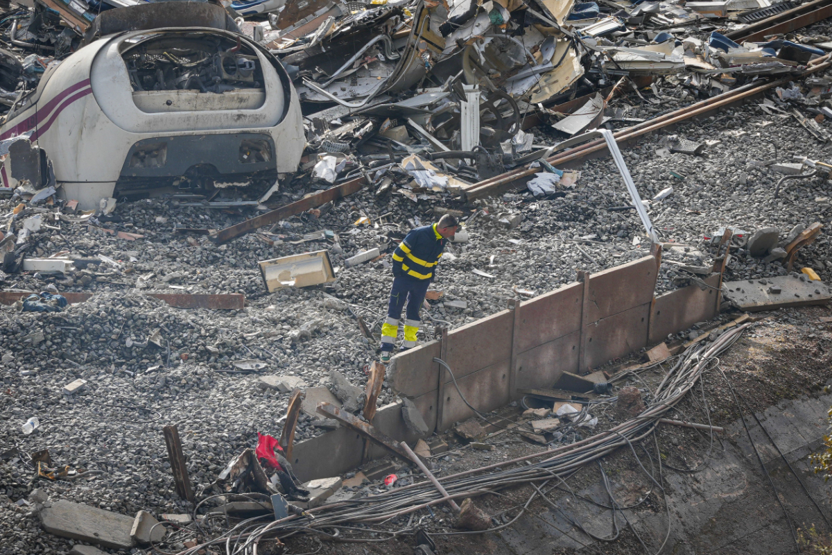 La juez del accidente de Adamuz acepta a dos peritos a pesar de sus vínculos con las empresas que reformaron las vías siniestradas