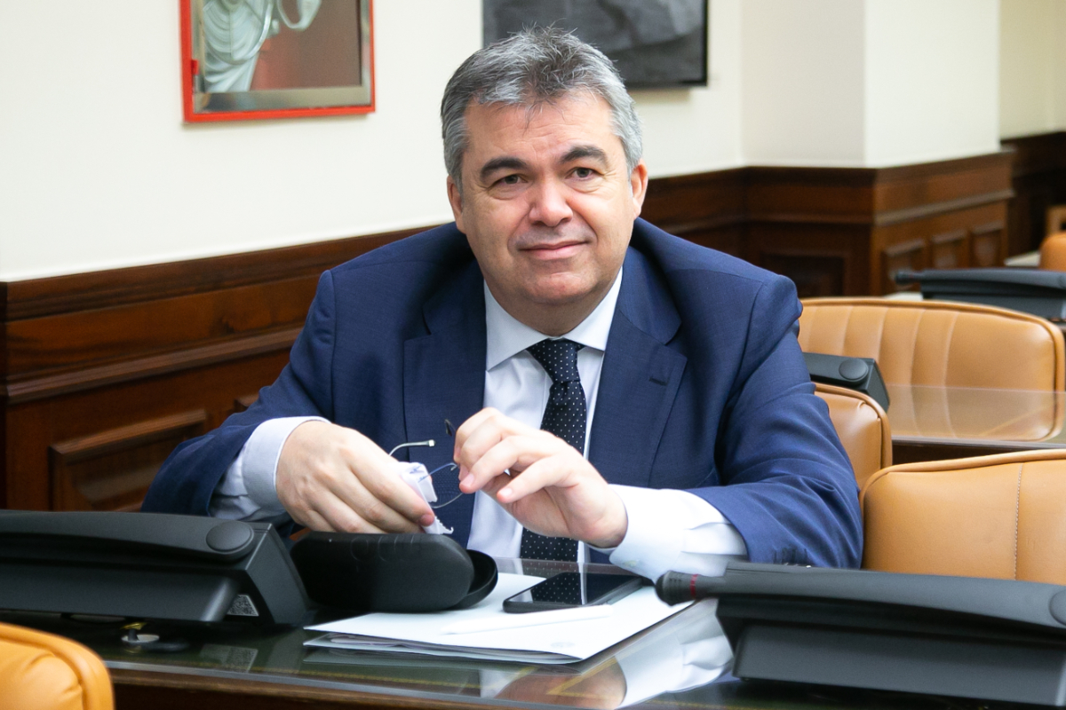 Una juez cita a declarar a Santos Cerdán por mentir en la comisión de investigación del «caso Koldo» en el Senado