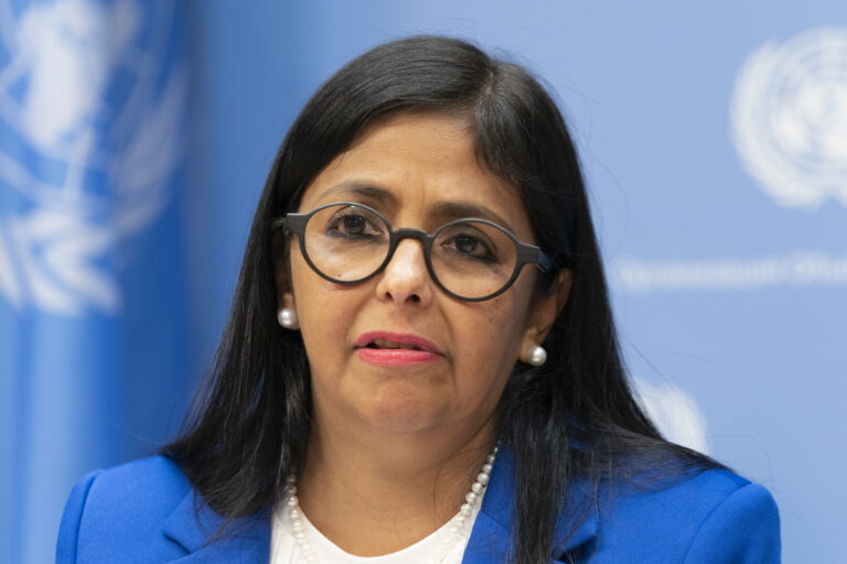 Delcy emula al dictador Nicolás Maduro: adelanta la Navidad en Venezuela, que comenzará el próximo 1 de noviembre