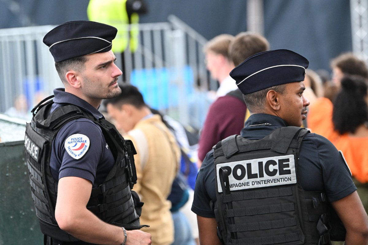 Un argelino con orden de expulsión golpea con una manopla el vientre de una mujer embarazada en Francia y sólo recibe una condena de seis meses