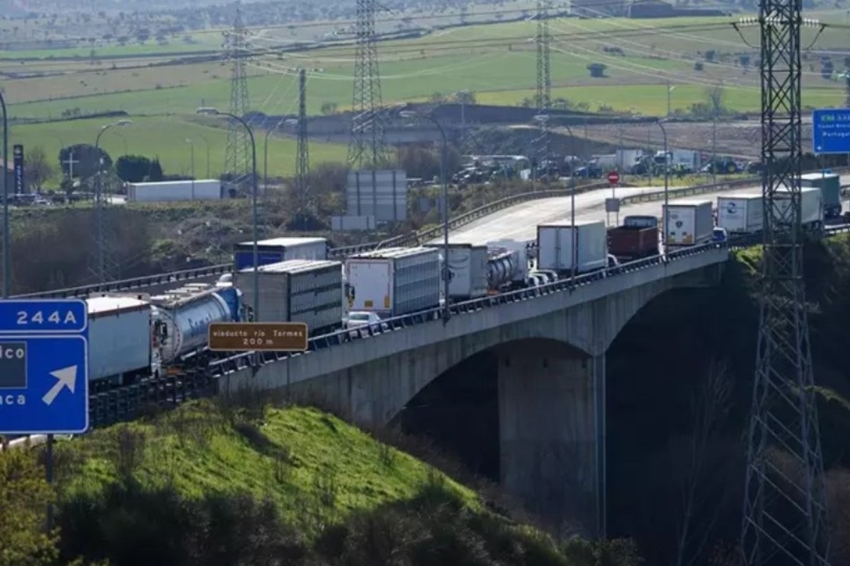 El Gobierno intenta tapar el déficit de camioneros con conductores marroquíes y turcos sin la formación necesaria
