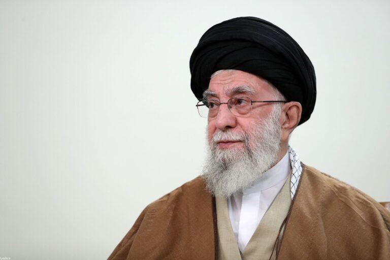 Muere la viuda de Alí Jamenei tras los bombardeos de EEUU e Israel contra el régimen islamista iraní