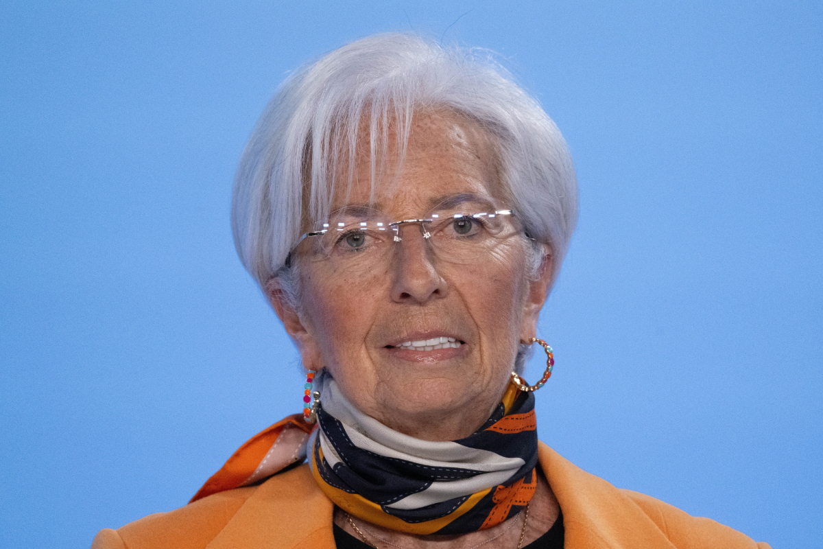 Lagarde cobra un 50% más de lo que reconoce el BCE y se consolida como la funcionaria mejor pagada de la UE