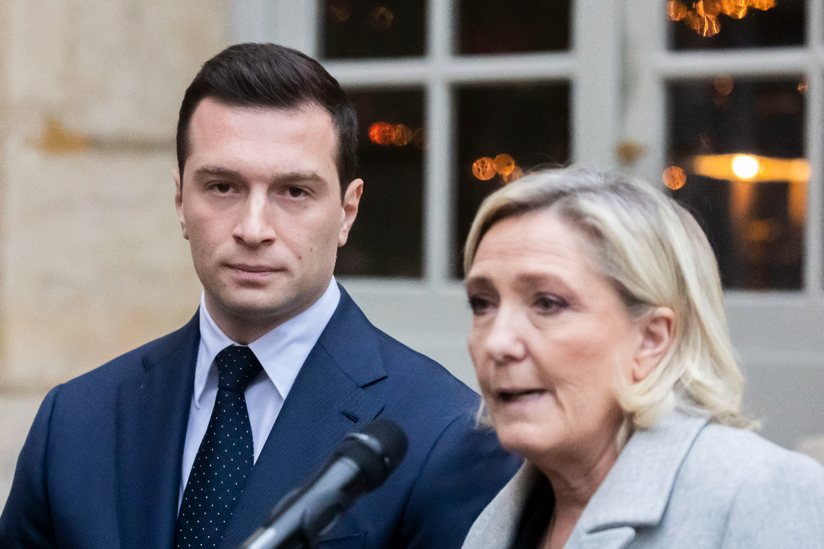 Marine Le Pen y Jordan Bardella estallan contra la «regularización» masiva de Pedro Sánchez y alertan de las nefastas consecuencias para Francia y para toda Europa