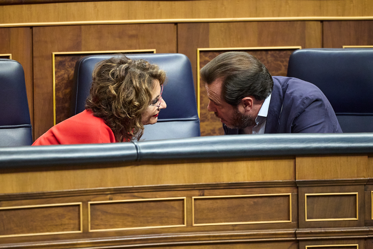 Montero y Puente cobran casi 29.000 euros anuales del Congreso para vivienda pese a residir en casas oficiales