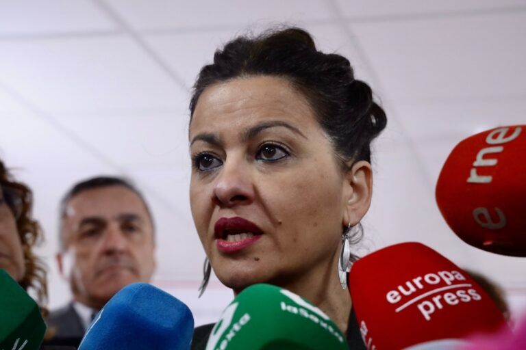 El Gobierno de Sánchez aprueba 25 millones para atender a menas en Ceuta tras la invasión y ya prepara más dinero