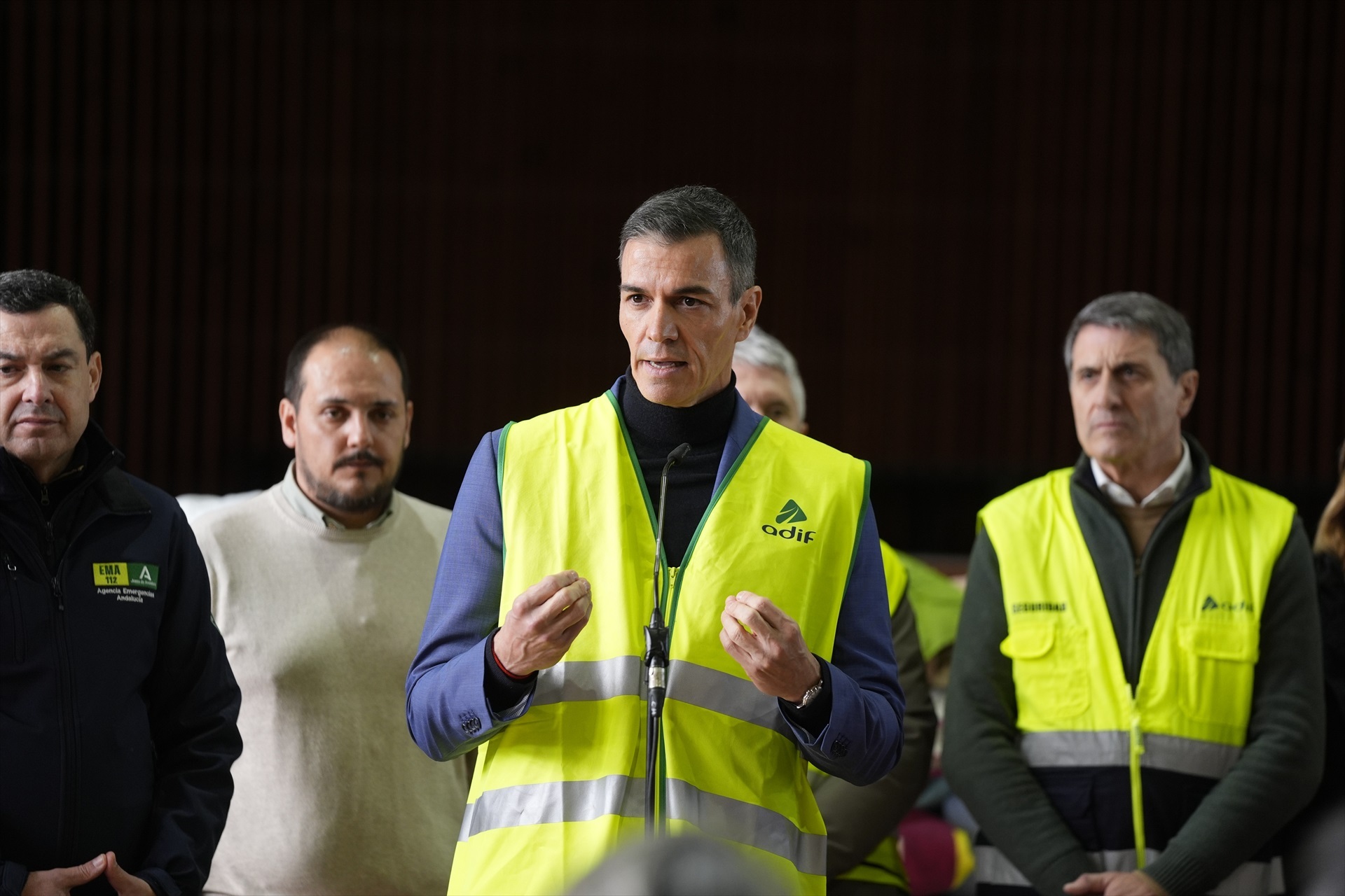 Pedro Sánchez avisa de que la investigación «será larga» y pide que la ciudadanía se informe sólo a través de medios oficiales