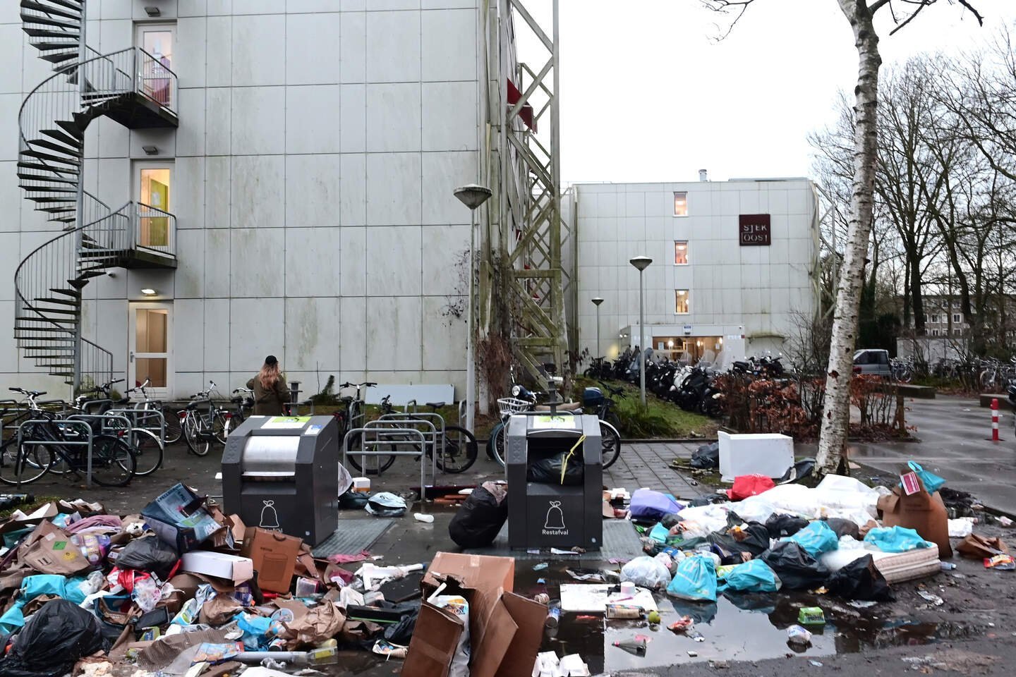Estudiantes fueron violadas y agredidas tras ser obligadas a vivir con inmigrantes en un complejo residencial en Ámsterdam
