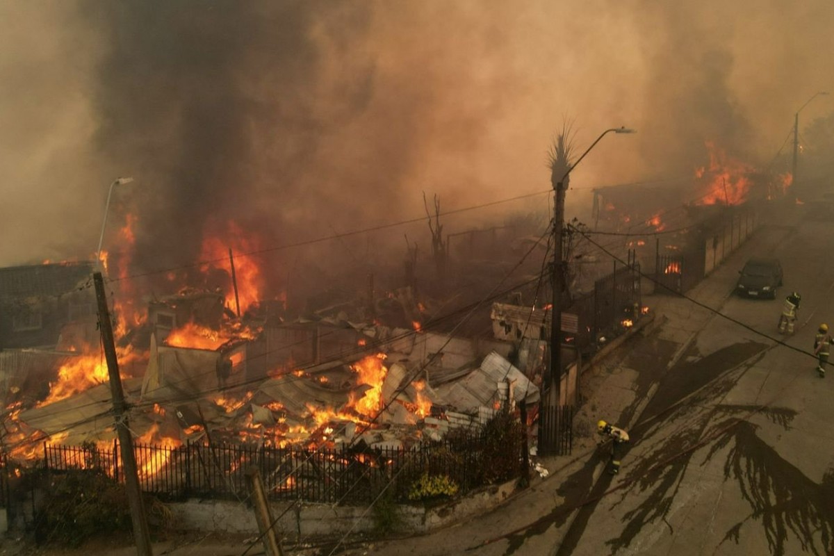 Al menos 20 muertos tras incendios forestales en el sur de Chile