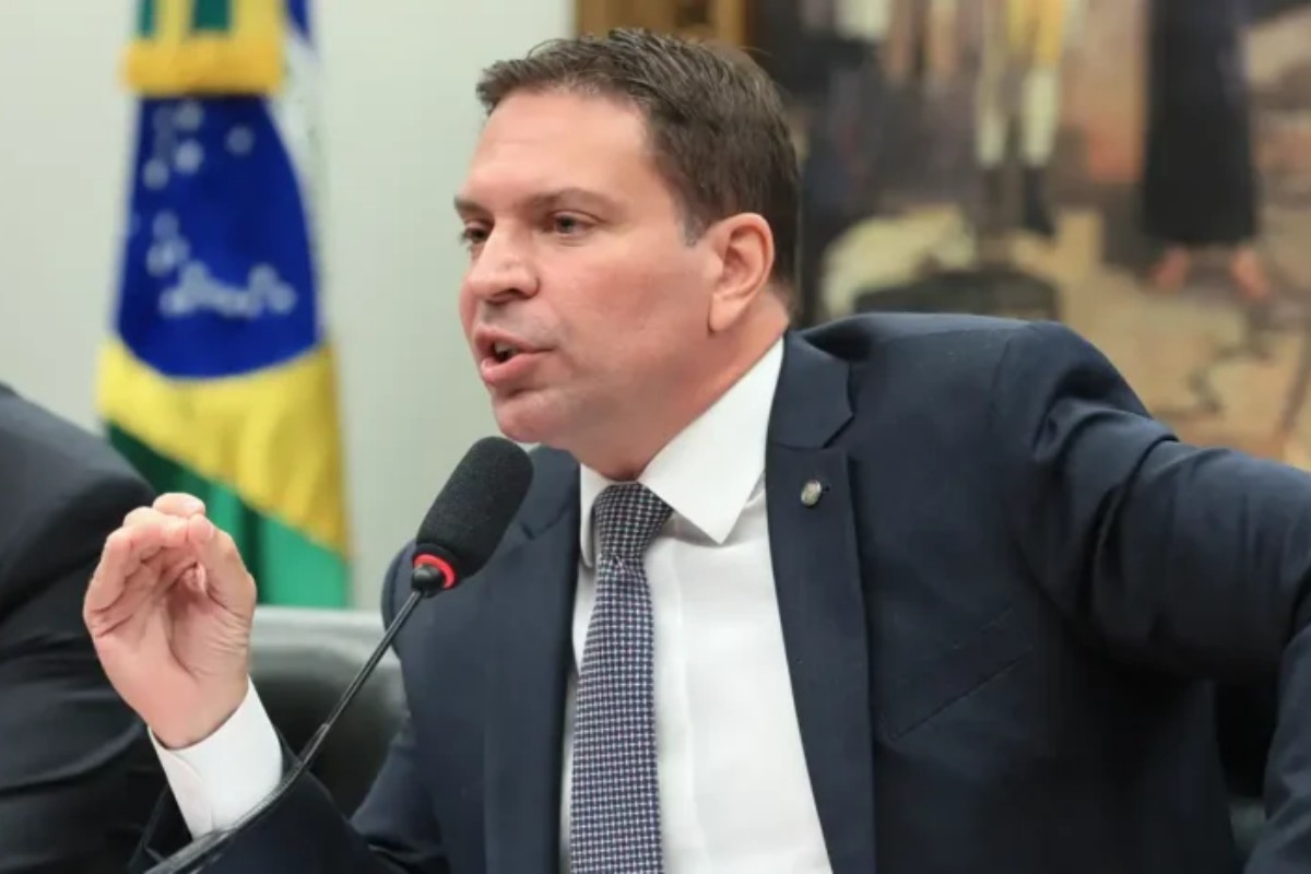 Lula acrecienta el hostigamiento contra el entorno de Jair Bolsonaro y pide la extradición de su exjefe de Inteligencia Alexandre Ramagem
