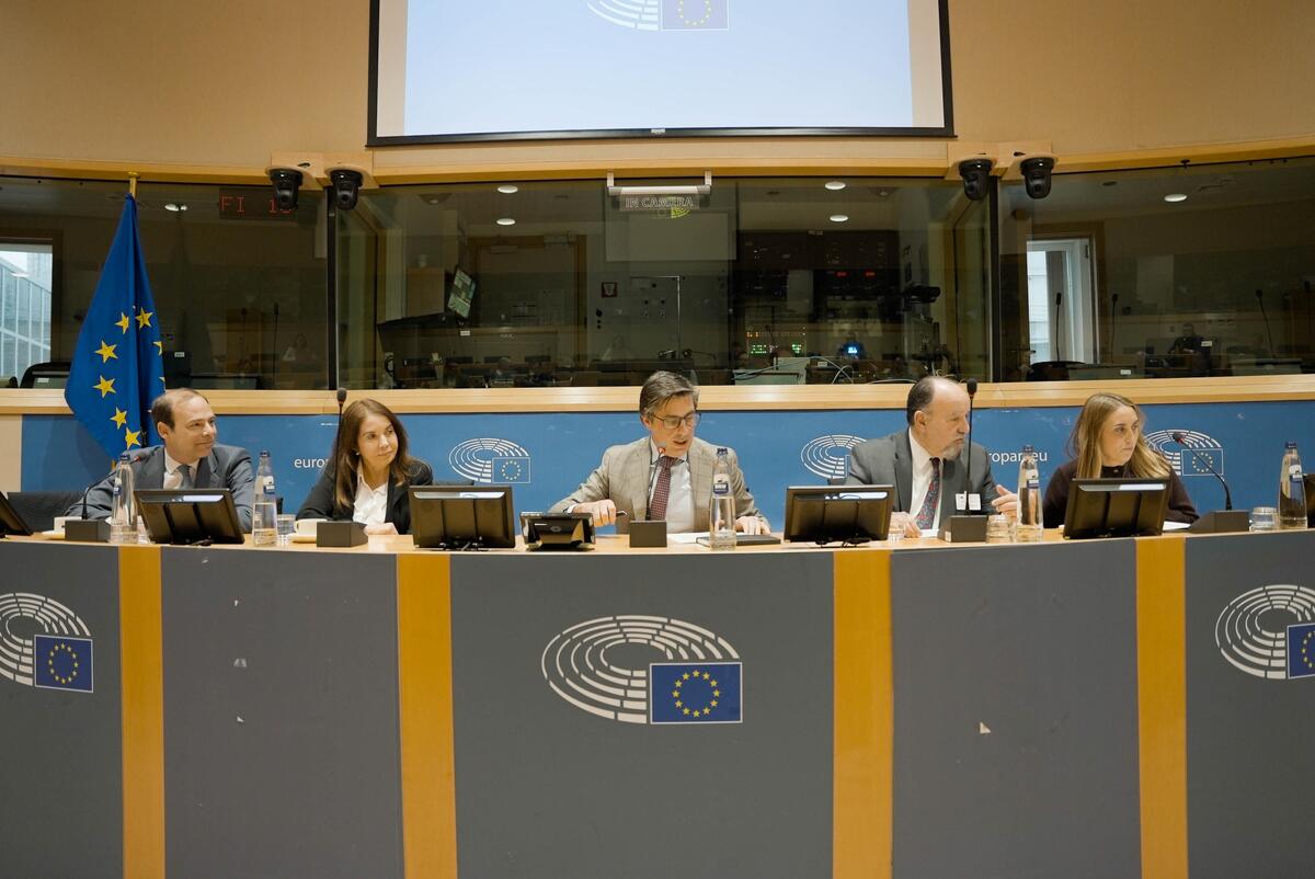 VOX denuncia en el Parlamento Europeo que el régimen comunista de Cuba actúa como «plataforma del terrorismo internacional» con la complicidad de Bruselas