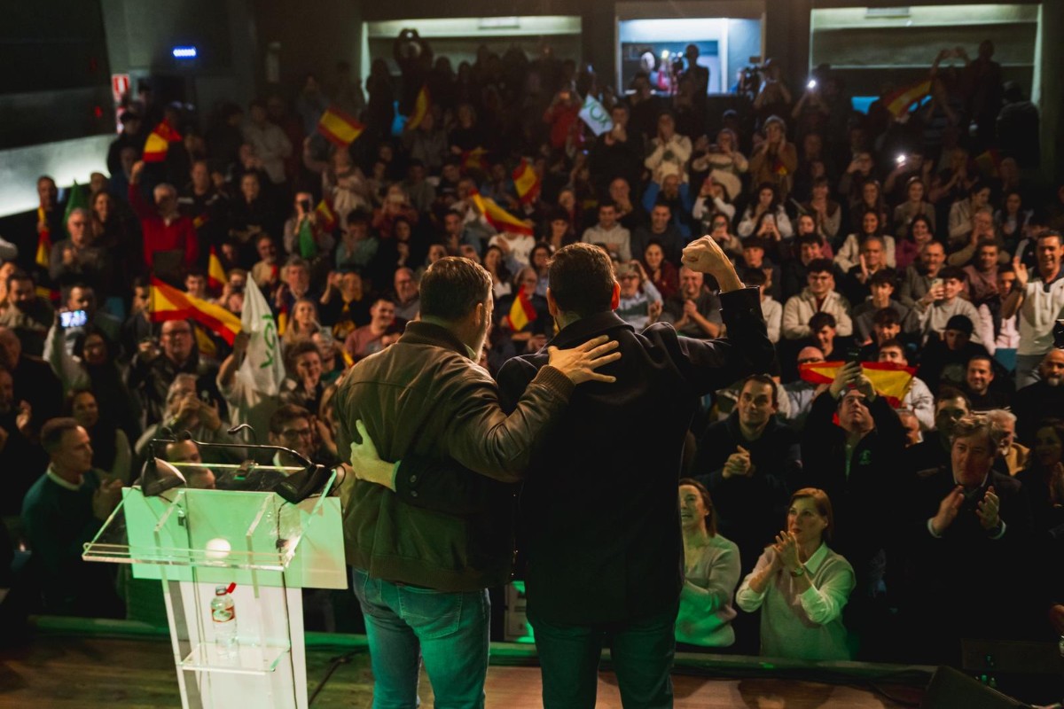 Santiago Abascal retrata en Ejea de los Caballeros (Zaragoza) a PP y PSOE: «Son lo mismo en las políticas, en las maneras y en la corrupción»