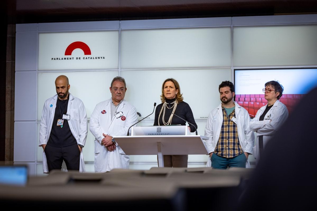 VOX se erige como defensor de los médicos en Cataluña frente al abandono y la incomparecencia del bipartidismo y del separatismo