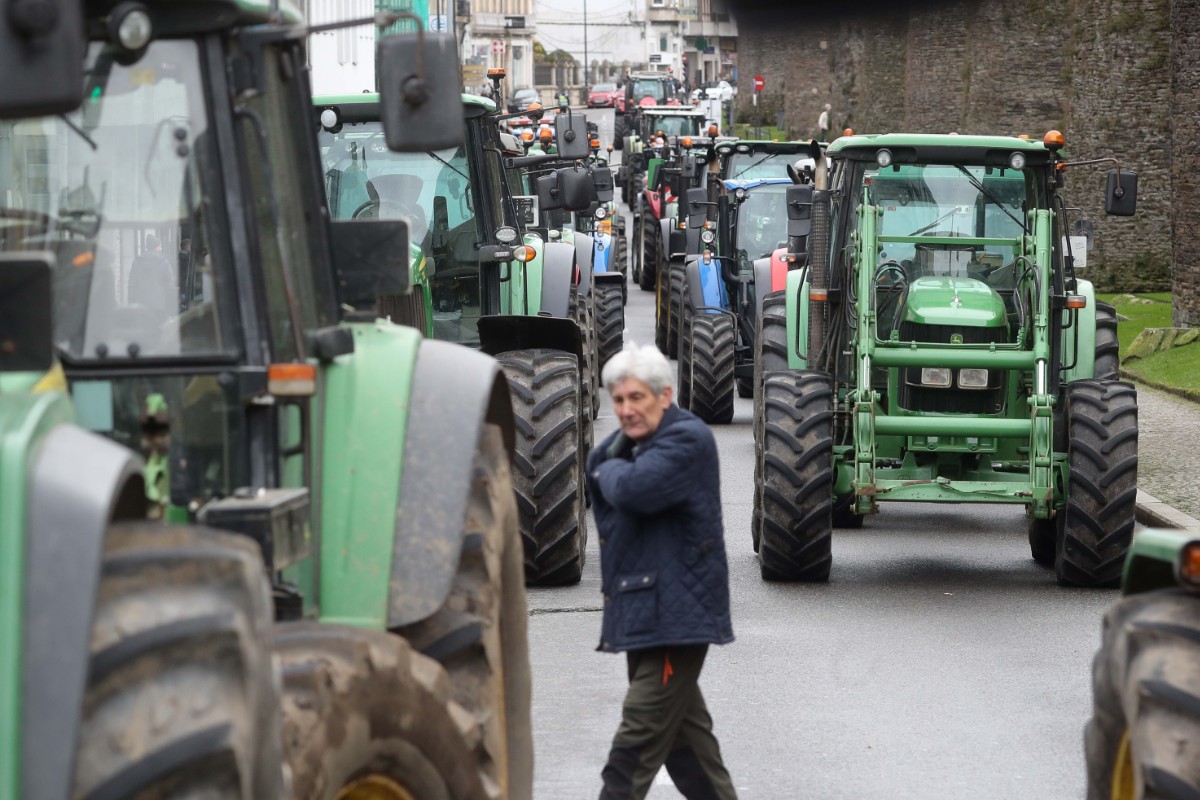 Agricultores y ganaderos gallegos se movilizan contra el acuerdo UE-Mercosur y para exigir un «comercio justo»: «Vuestra firma es nuestra ruina»