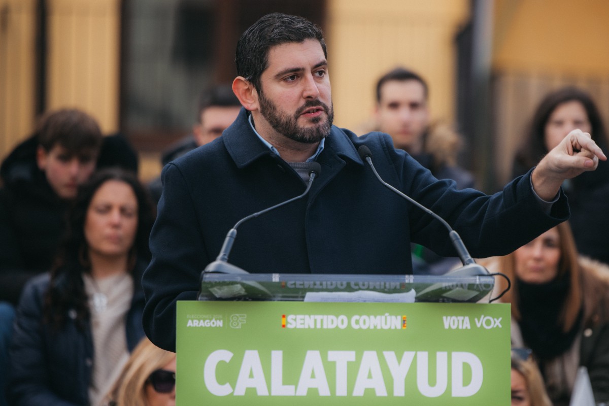 El candidato de VOX en Aragón apuesta por la mayor rebaja fiscal de la historia de la región, y por eliminar las partidas para «cambio climático» y «perspectiva de género» mantenidas por el PP