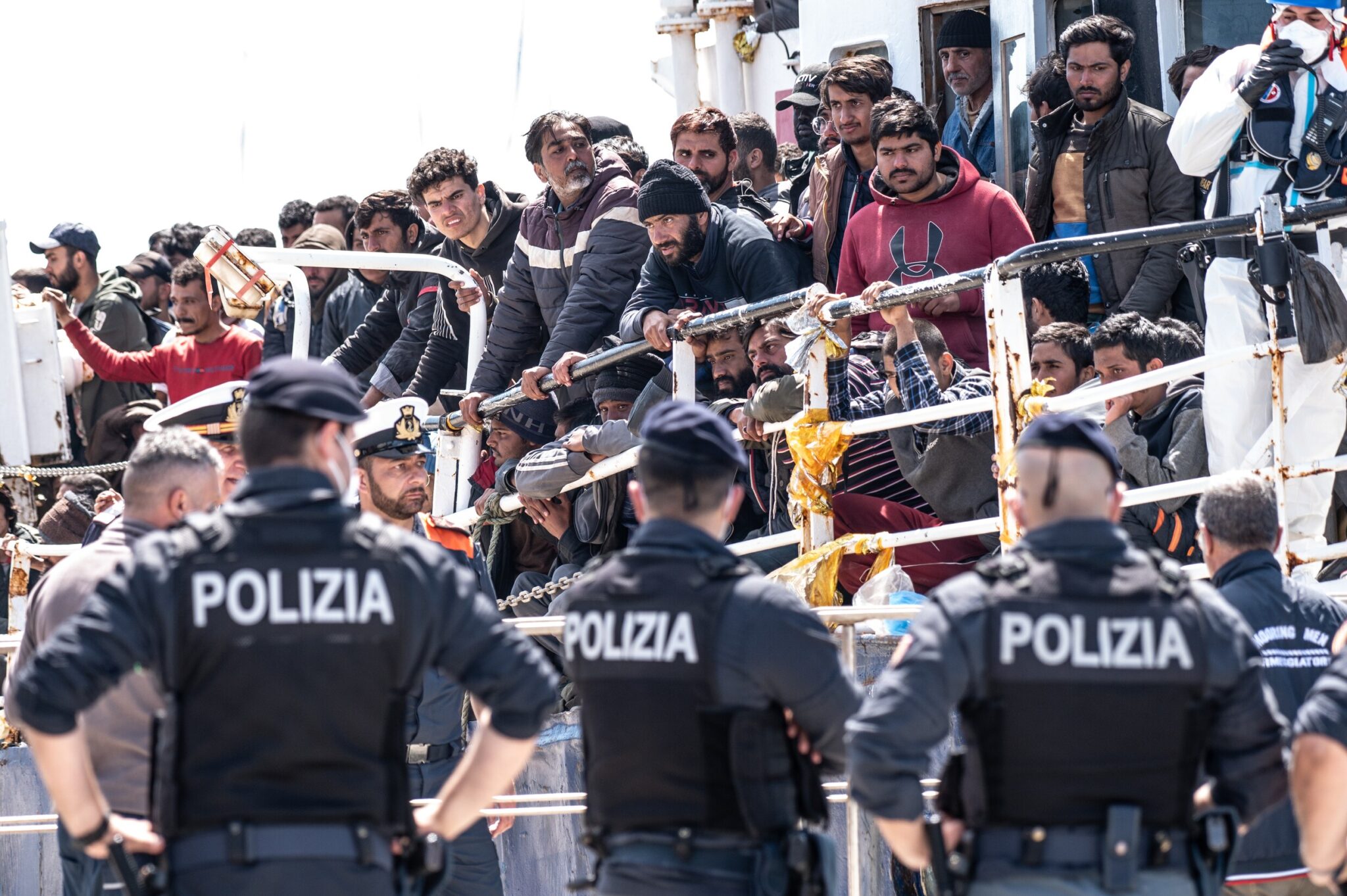 Países Bajos se rebela contra la inmigración ilegal: el 83% quiere menos solicitantes de asilo y más del 70% respalda deportaciones masivas