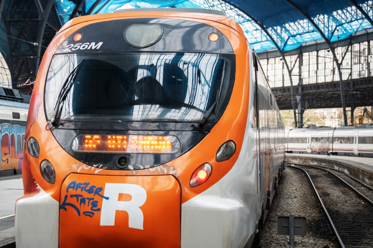 Renfe y Adif suspenden la circulación de todos los trenes de Rodalies hasta que se pueda garantizar la seguridad y operatividad