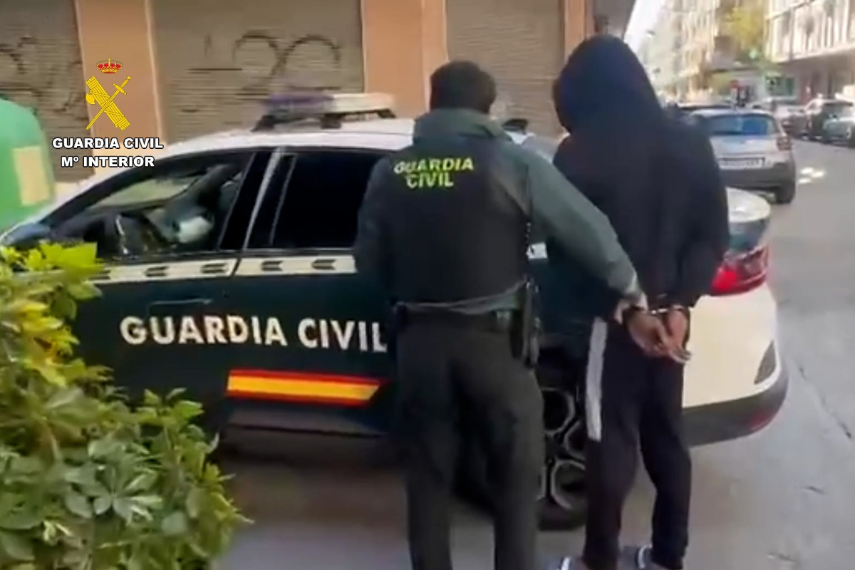 La Guardia Civil detiene en Alicante a cinco miembros de una organización criminal dedicada a la trata de blancas