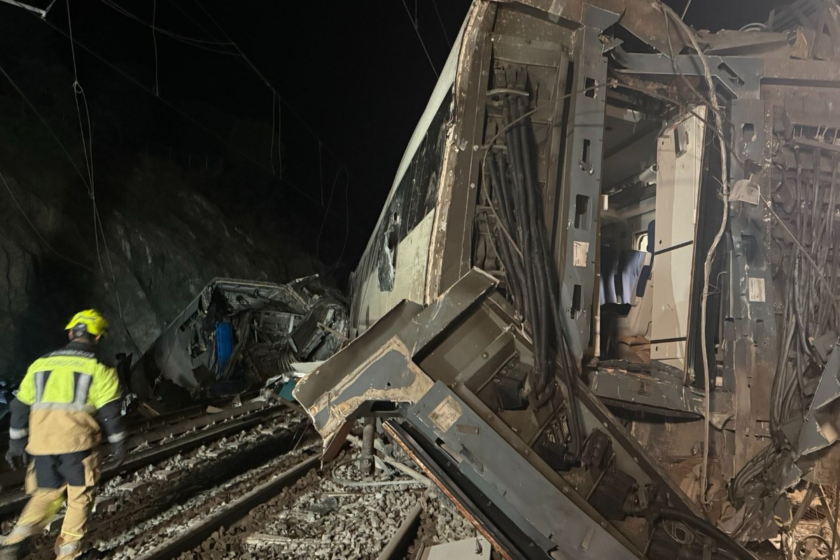 DIRECTO | Tragedia ferroviaria en Adamuz (Córdoba): al menos 40 muertos al descarrilar dos trenes de alta velocidad