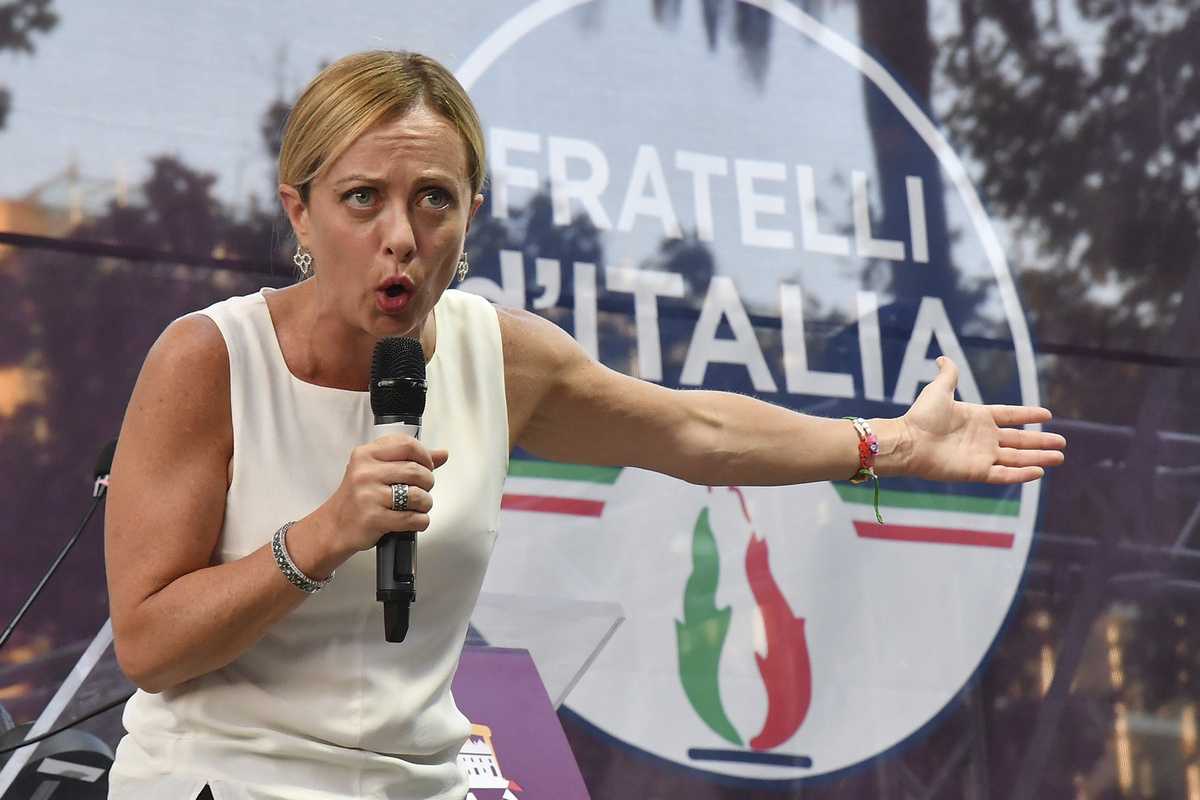Giorgia Meloni anuncia un proyecto de ley para intensificar su lucha contra la inmigración ilegal: «Forzaremos las repatriaciones»