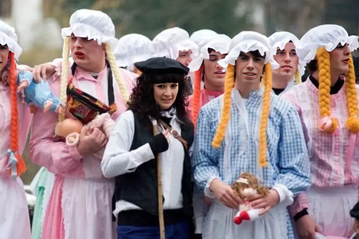 Un colegio público de Navarra impone que los niños lleven trenzas y las niñas se vistan de «masculino» por carnaval para asistir a clase