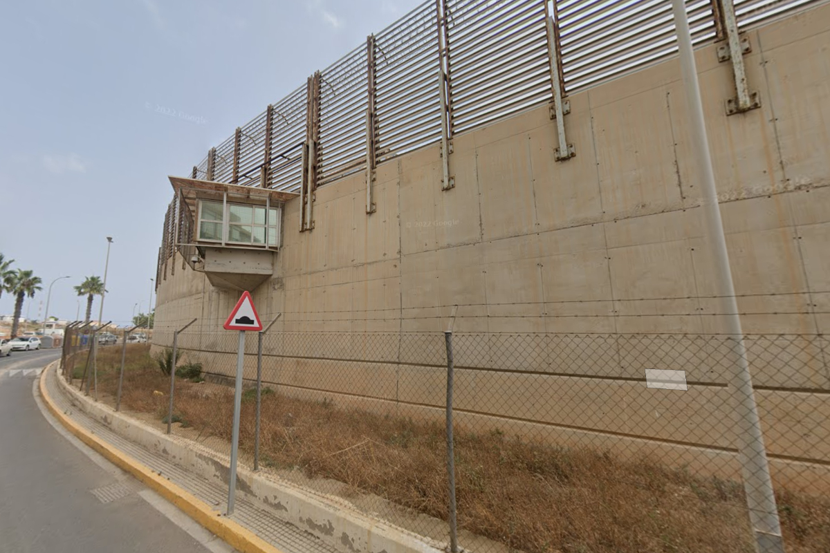 Nuevo intento de motín en la cárcel de Melilla: cinco presos se atrincheran para impedir un traslado y obligan a activar los protocolos de seguridad