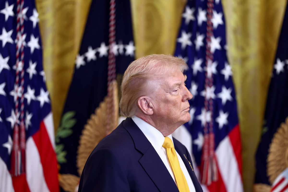 Trump reitera que continúa sopesando un ataque militar «limitado» contra Irán: «Me lo estoy pensando»