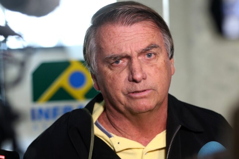 Trasladado al Hospital de forma urgente el expresidente de Brasil, Jair Bolsonaro tras sufrir vómitos y escalofríos durante la madrugada