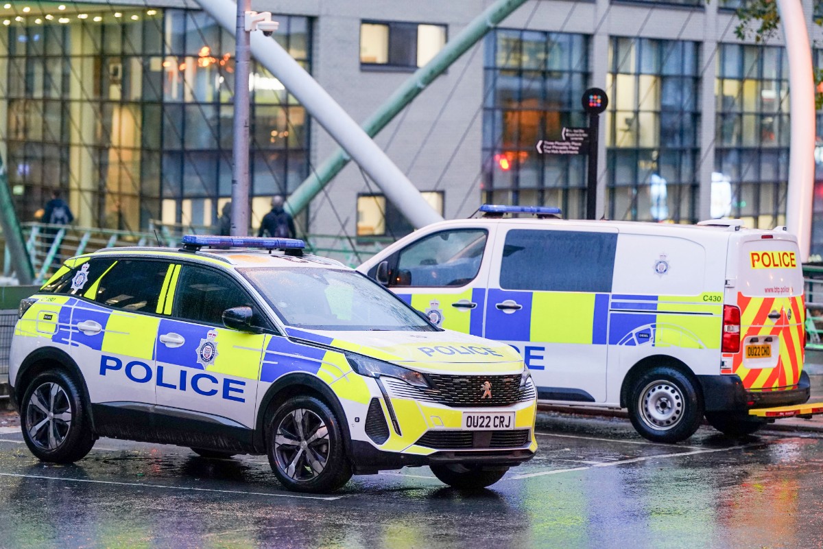 Detenido en Londres un inmigrante musulmán tras herir gravemente con una ballesta a un vigilante de seguridad en la Universidad de Surrey