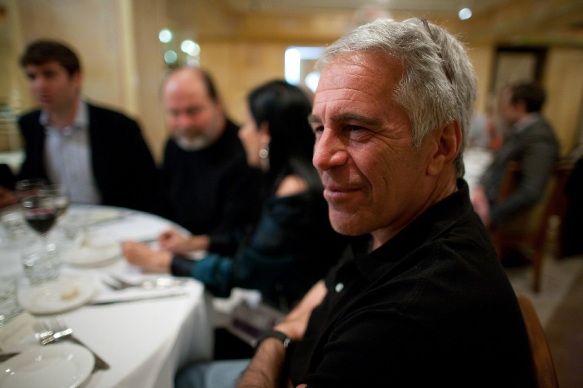 El Ministerio de Defensa de Reino Unido investiga si Jeffrey Epstein utilizó bases aéreas militares del país en sus viajes