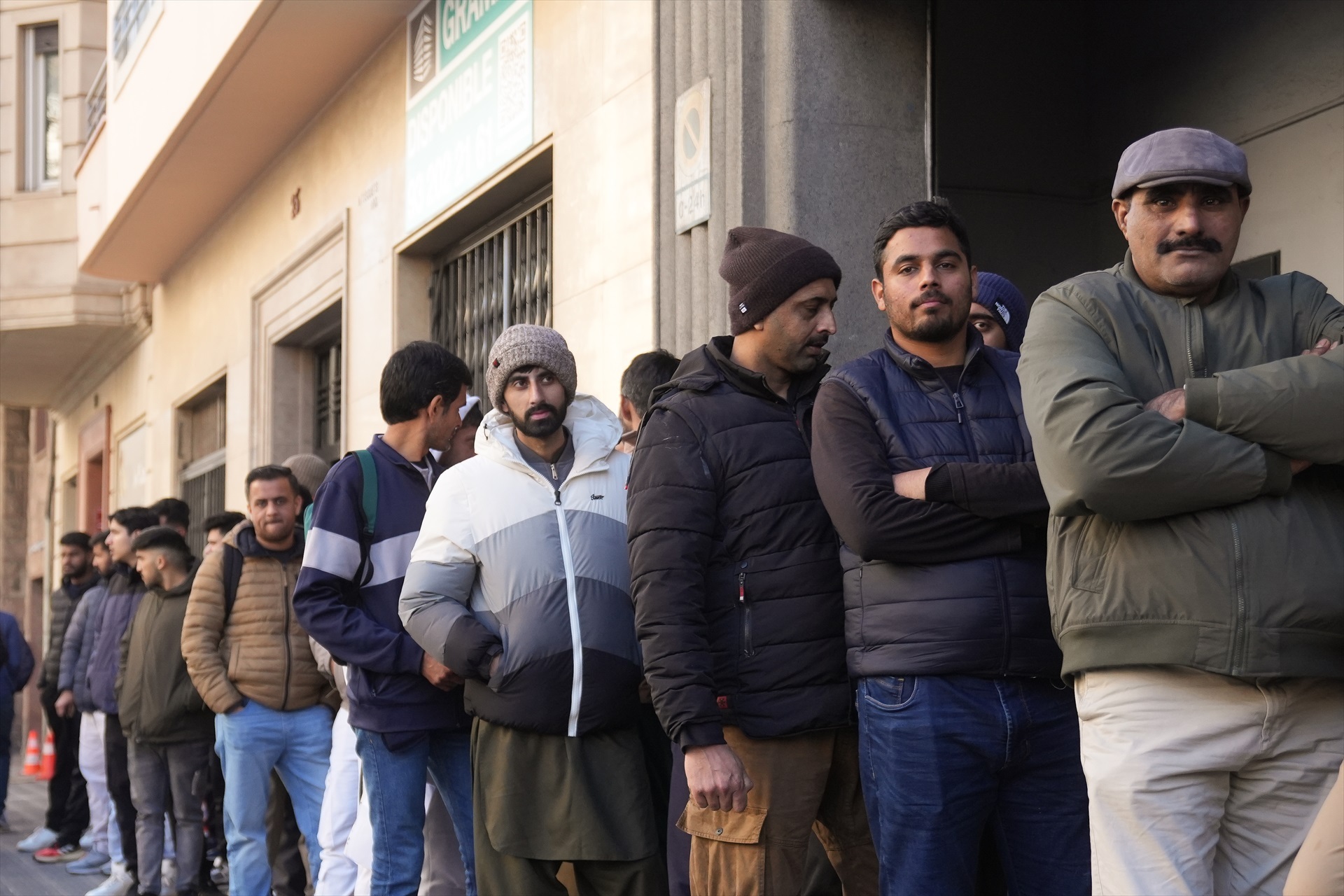 Correos activó 15 días tarde un protocolo para comunicar posibles falsedades documentales en el proceso de «regularización» de inmigrantes