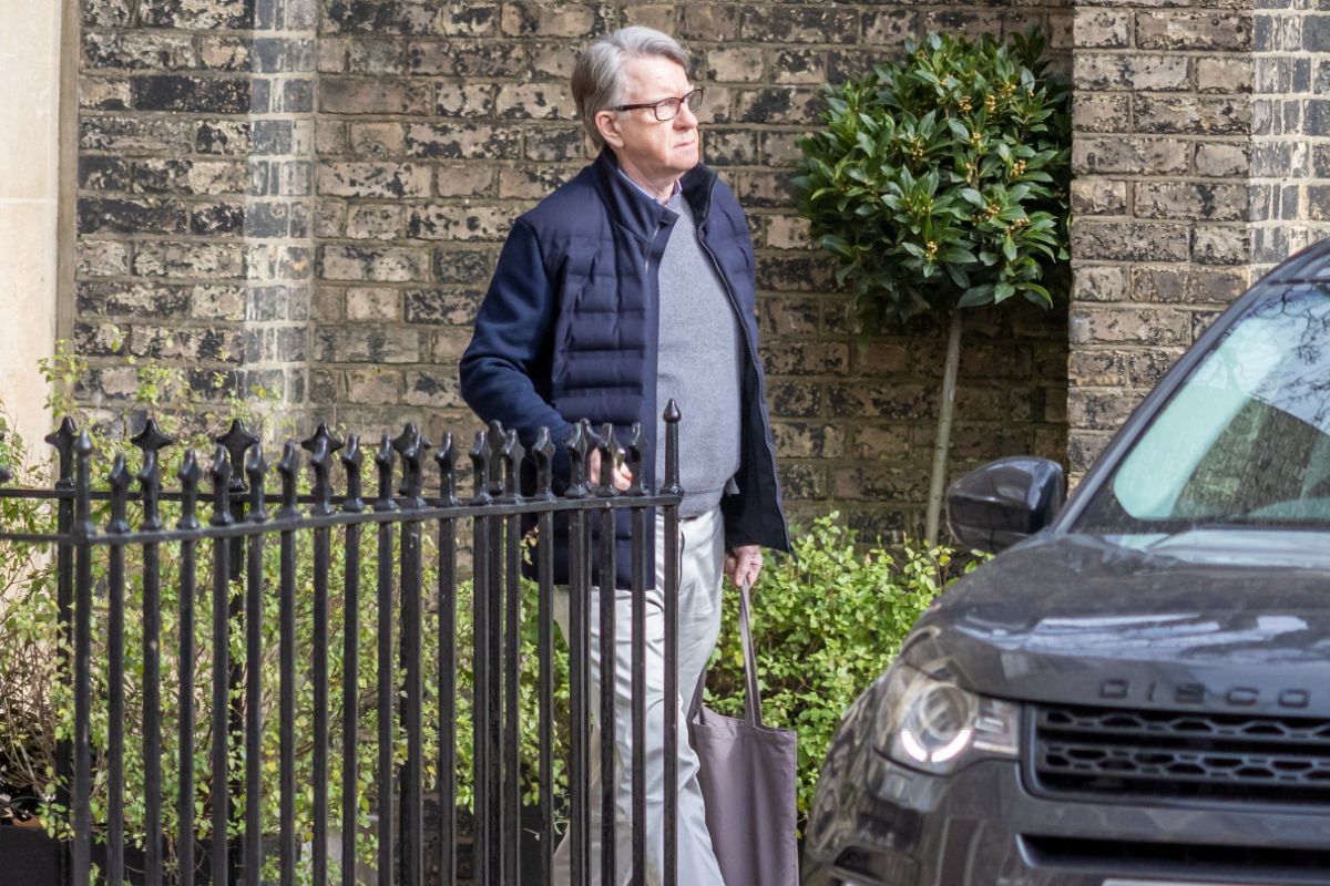 Detenido el exdirigente laborista y exembajador británico en EEUU Peter Mandelson por sus vínculos con Jeffrey Epstein